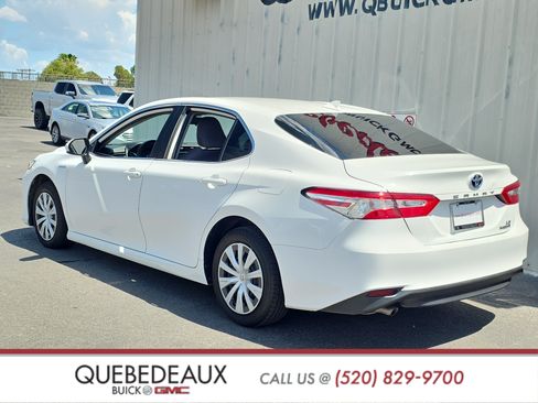 Used 2020 Toyota Camry LE FWD image 5