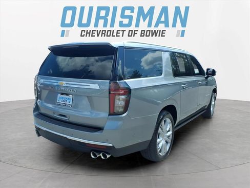 Certified 2024 Chevrolet Suburban High Country w/ Advanced Technology Package AWD/4WD image 3