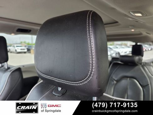Used 2022 Chrysler Pacifica Limited FWD image 22