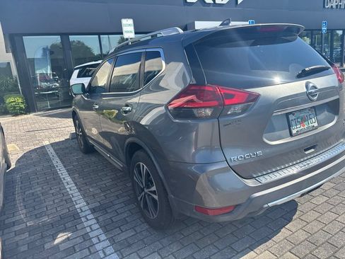 Used 2017 Nissan Rogue SL w/ SL Premium Package FWD image 8