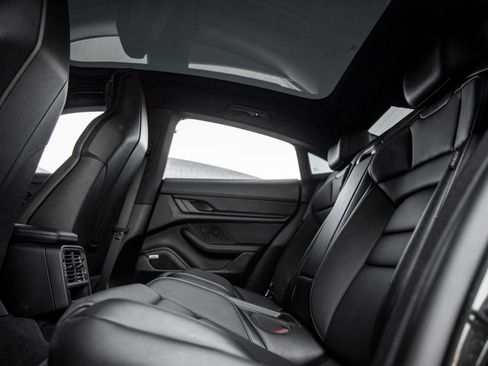 Certified 2021 Porsche Taycan 4S AWD/4WD image 33