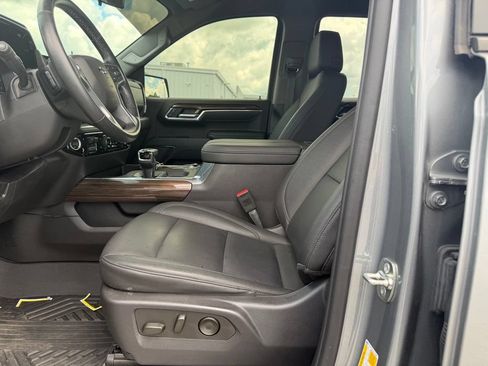 Used 2025 Chevrolet Silverado 1500 LT Trail Boss w/ LT Trail Boss Premium Package AWD/4WD image 14