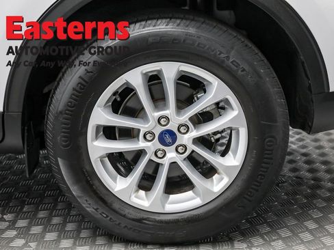 Used 2022 Ford Escape SE w/ Cold Weather Package image 8