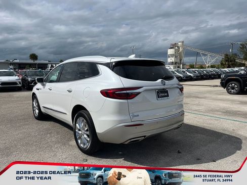 Used 2019 Buick Enclave Premium w/ Experience Buick Package image 5