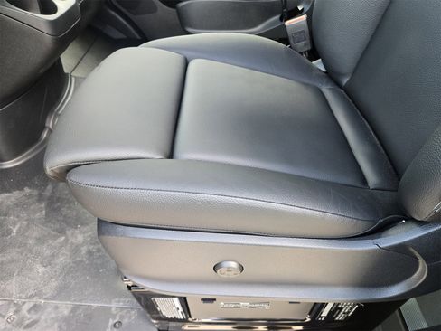 Used 2024 Mercedes-Benz Sprinter 3500 image 19