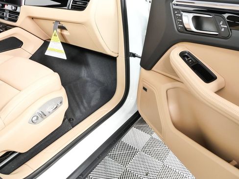New 2026 Porsche Macan AWD/4WD image 35