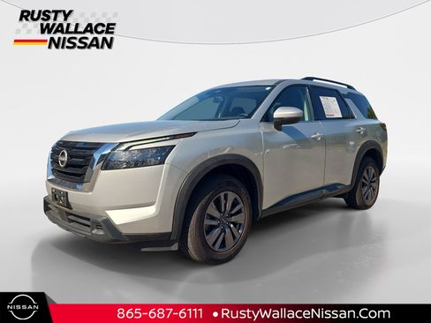 Used 2025 Nissan Pathfinder SV AWD/4WD image 1