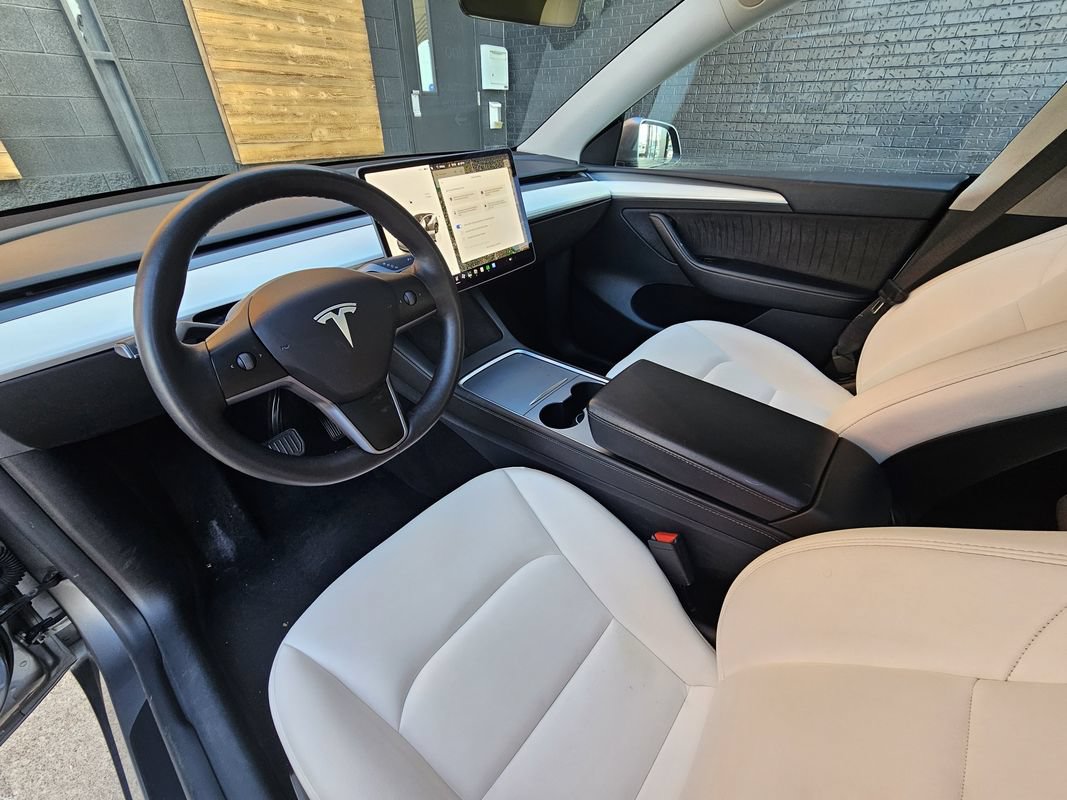 Used 2025 Tesla Model Y Long Range AWD/4WD image 15