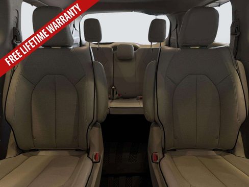 Used 2021 Chrysler Pacifica Limited w/ Premium & Safety Sphere Group FWD image 33