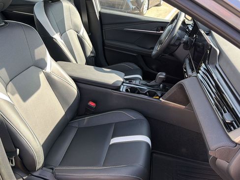 Used 2025 Toyota Camry SE FWD image 18