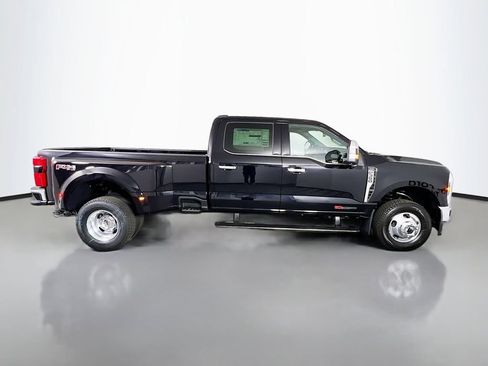New 2026 Ford F350 4x4 Crew Cab DRW Super Duty image 18