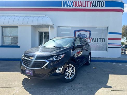 Used 2020 Chevrolet Equinox LS w/ LS Convenience Package image 2