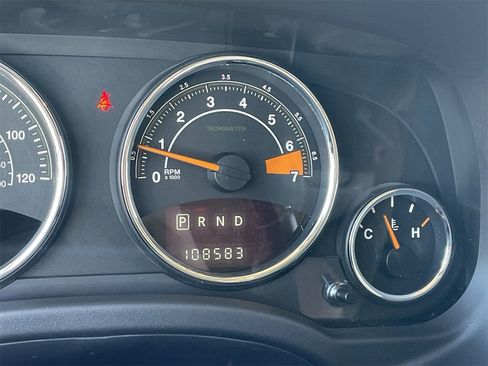 Used 2017 Jeep Compass Latitude image 29