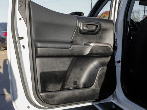 Used 2021 Toyota Tacoma SR5 w/ Trail Edition image 50