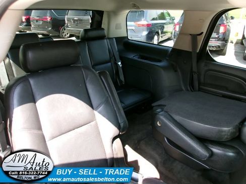 Used 2010 Cadillac Escalade Luxury AWD/4WD image 35