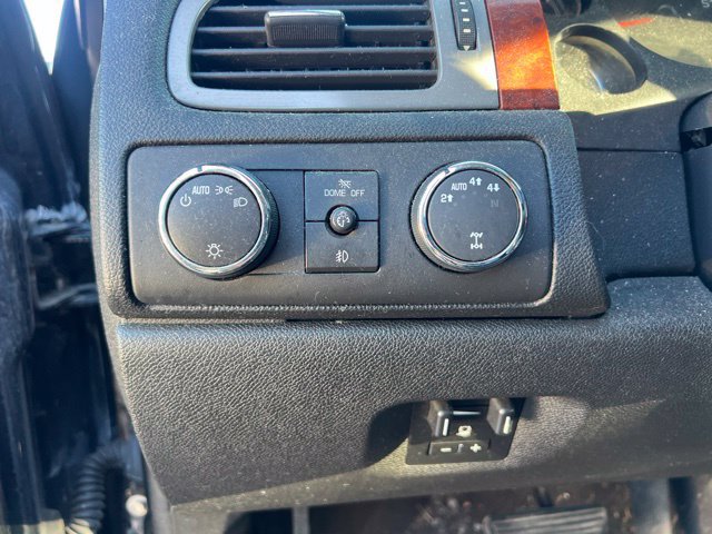 Used 2011 Chevrolet Avalanche LS w/ Regional Value Package AWD/4WD image 12