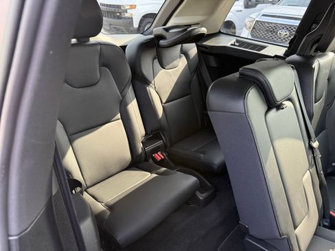 Used 2023 Volvo XC90 B5 Core AWD/4WD image 16