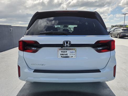 Used 2025 Honda Odyssey EX-L image 4
