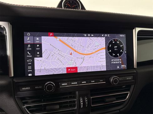 Certified 2021 Porsche Macan S image 27