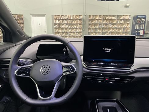 New 2025 Volkswagen ID.4 Pro S Plus image 13