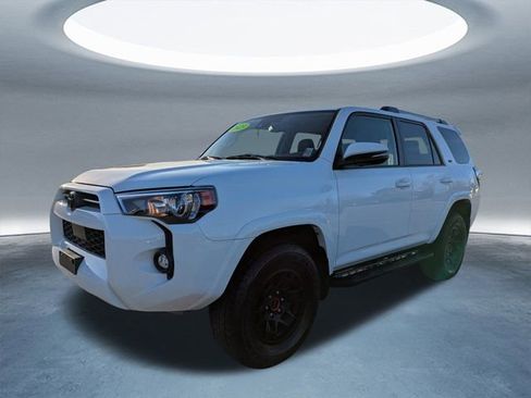 Used 2023 Toyota 4Runner SR5 Premium w/ Moonroof Package image 8