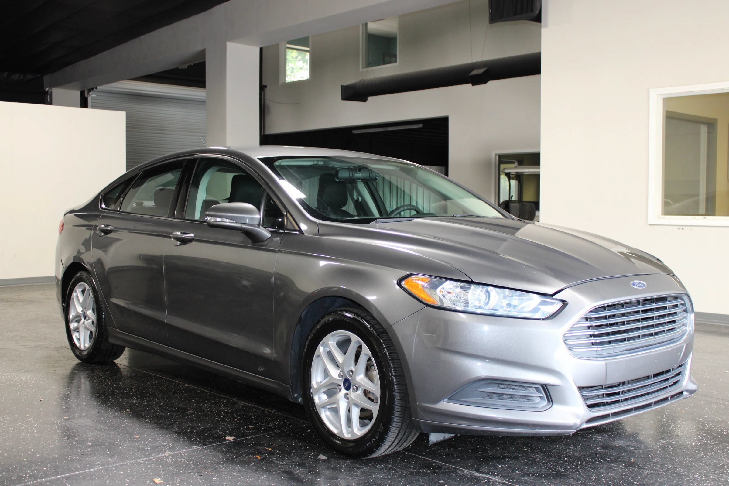 Used 2014 Ford Fusion SE FWD image 31