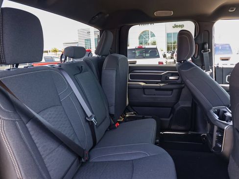 New 2026 RAM 2500 Big Horn AWD/4WD image 17
