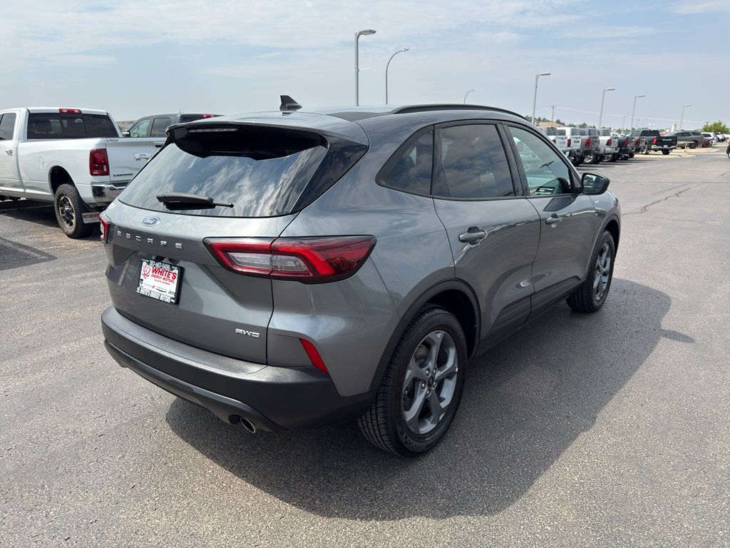 Used 2025 Ford Escape ST-Line AWD/4WD image 5