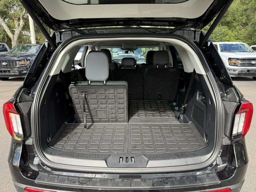 Used 2026 Ford Explorer Active w/ Active Comfort Package RWD image 9