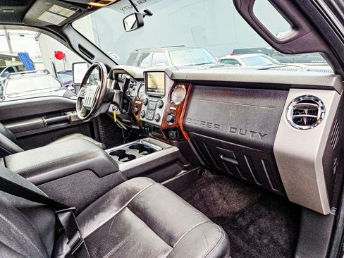 Used 2016 Ford F250 Lariat w/ Lariat Ultimate Package image 13