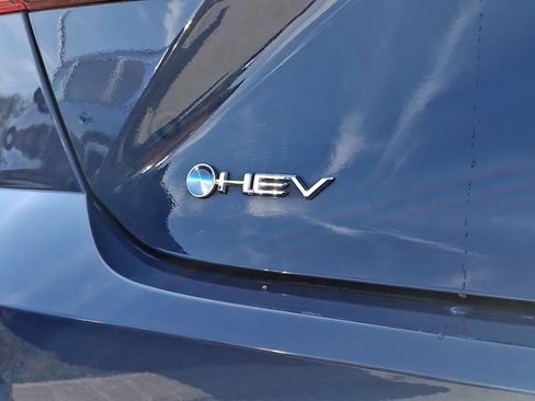 Used 2025 Toyota Camry LE image 32