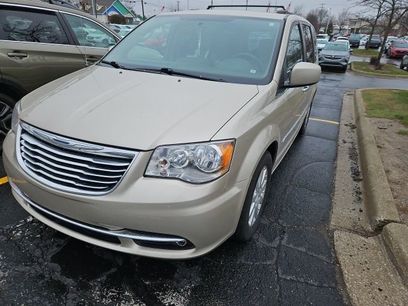 Used 2016 Chrysler Town & Country Touring w/ Driver Convenience Group