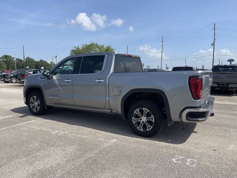 Used 2024 GMC Sierra 1500 SLT AWD/4WD image 3