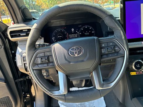 New 2025 Toyota Tacoma Trailhunter image 19