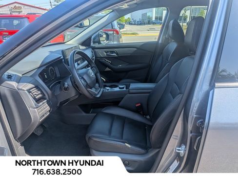 Used 2026 Nissan Rogue SL AWD/4WD image 8