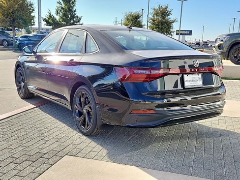 New 2026 Volkswagen Jetta SE image 2