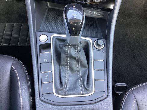 Used 2024 Volkswagen Jetta SE image 25