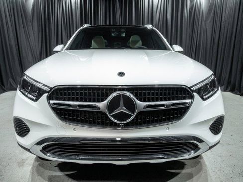 New 2026 Mercedes-Benz GLC 300 image 2
