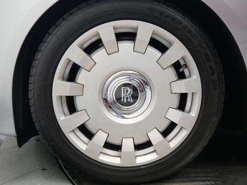 Used 2013 Rolls-Royce Ghost RWD image 10
