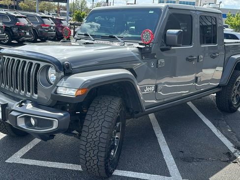 Used 2020 Jeep Gladiator Overland w/ Popular Equipment Package AWD/4WD image 7
