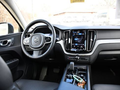 Certified 2025 Volvo XC60 B5 Plus image 17