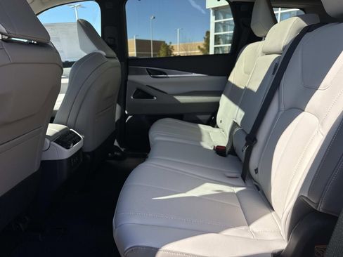 New 2026 INFINITI QX60 Luxe w/ Cargo Package image 9