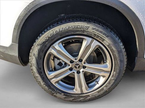 Used 2021 Mercedes-Benz GLC 300 4MATIC image 21