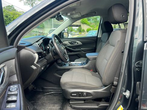 Used 2020 Chevrolet Traverse LT w/ LPO, Floor Liner Package AWD/4WD image 28