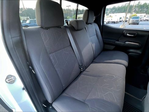 Used 2019 Toyota Tacoma TRD Off-Road image 27