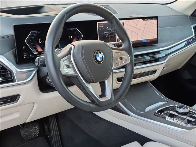 Used 2025 BMW X7 xDrive40i w/ Executive Package AWD/4WD image 9