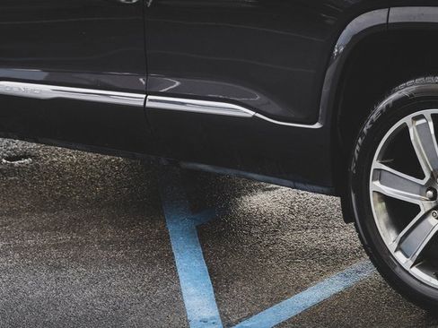 Used 2017 GMC Acadia Denali w/ Technology Package image 31