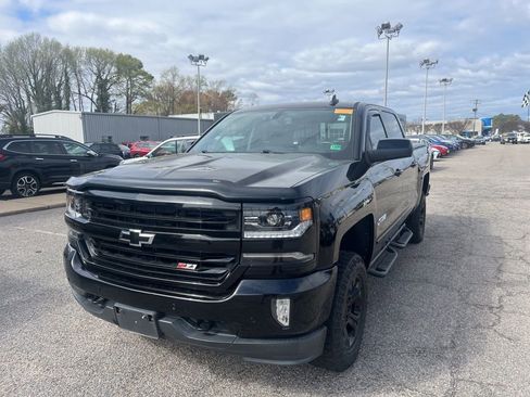 Used 2017 Chevrolet Silverado 1500 LTZ Z71 w/ LTZ Plus Package image 7