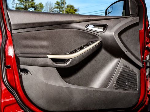 Used 2012 Ford Focus SEL image 36