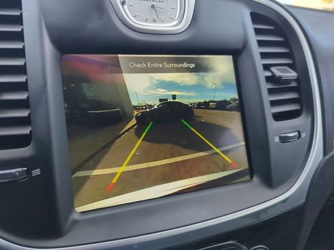 Used 2022 Chrysler 300 Touring w/ Sport Appearance Package image 23